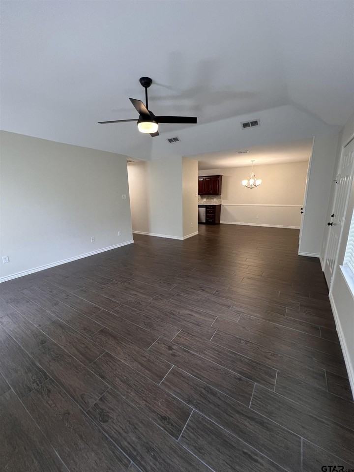 3817 Mcdonald Rd - Photo 4 of 11