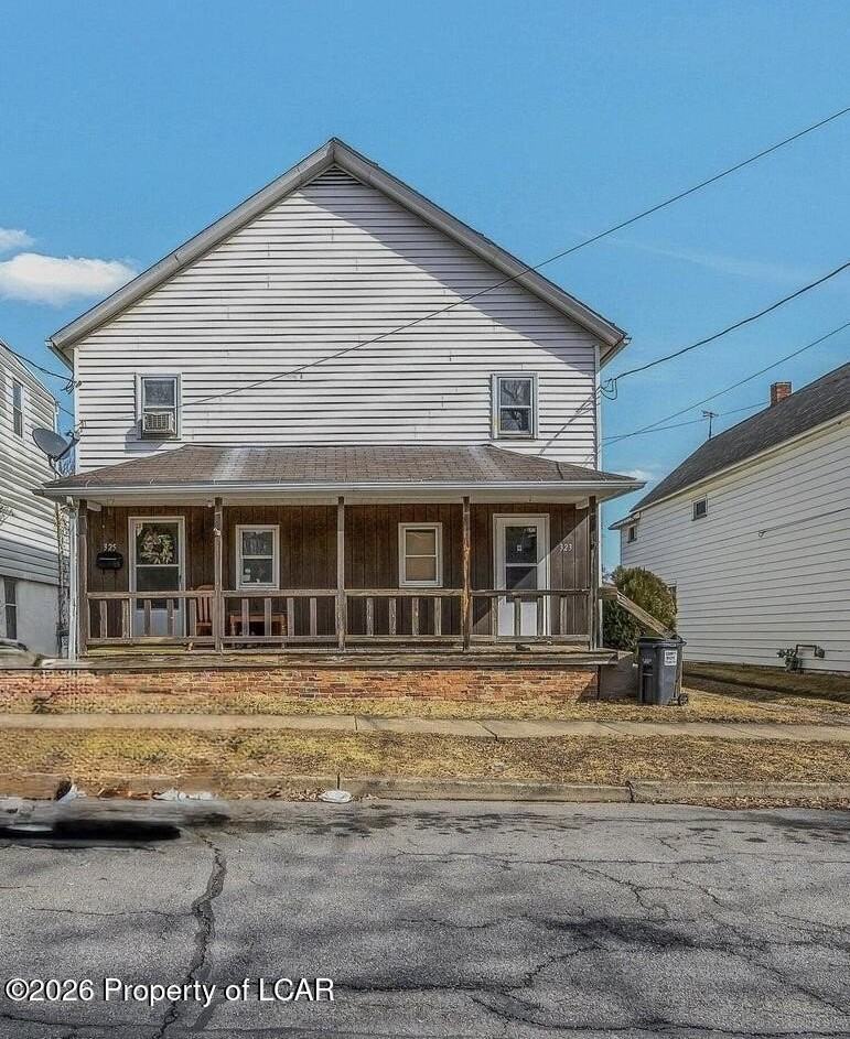 323 Vaughn St