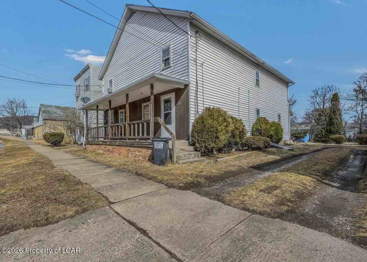 323 Vaughn St - Photo 3 of 26