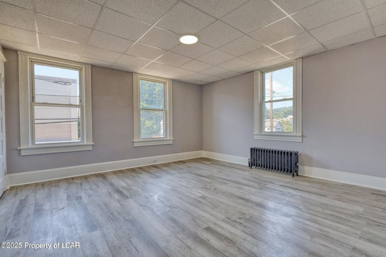 137 Shoemaker St #2 - Photo 3 of 15