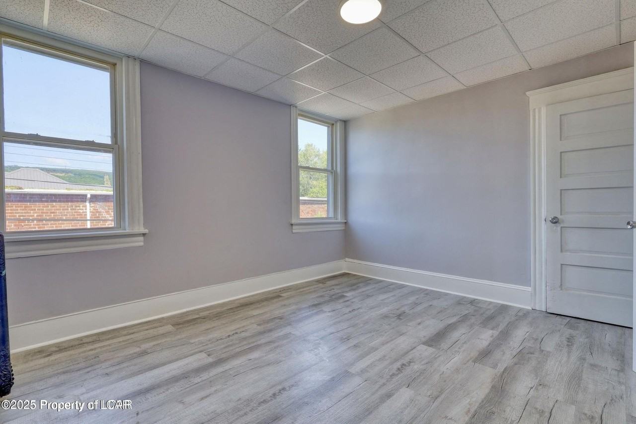 137 Shoemaker St #2 - Photo 4 of 15