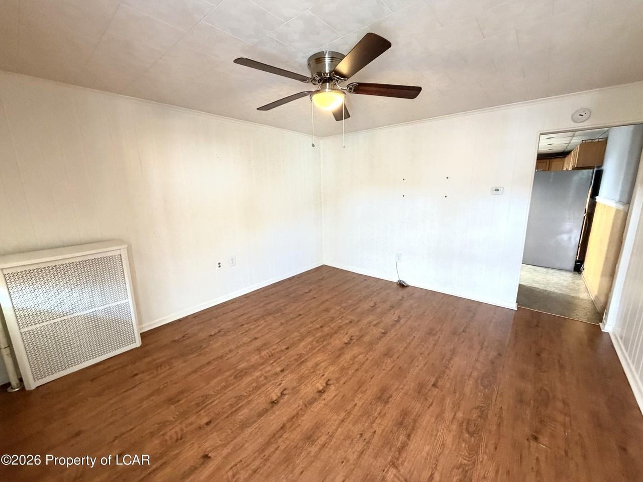 217 Noble Ln - Photo 4 of 10