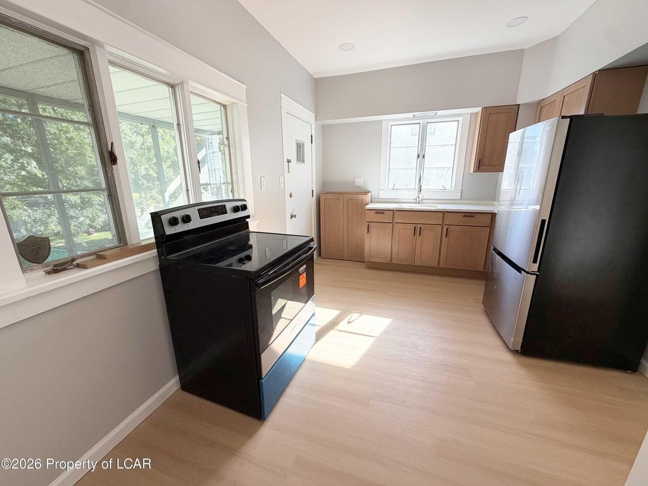 636 Wheeler Ave - Photo 5 of 23