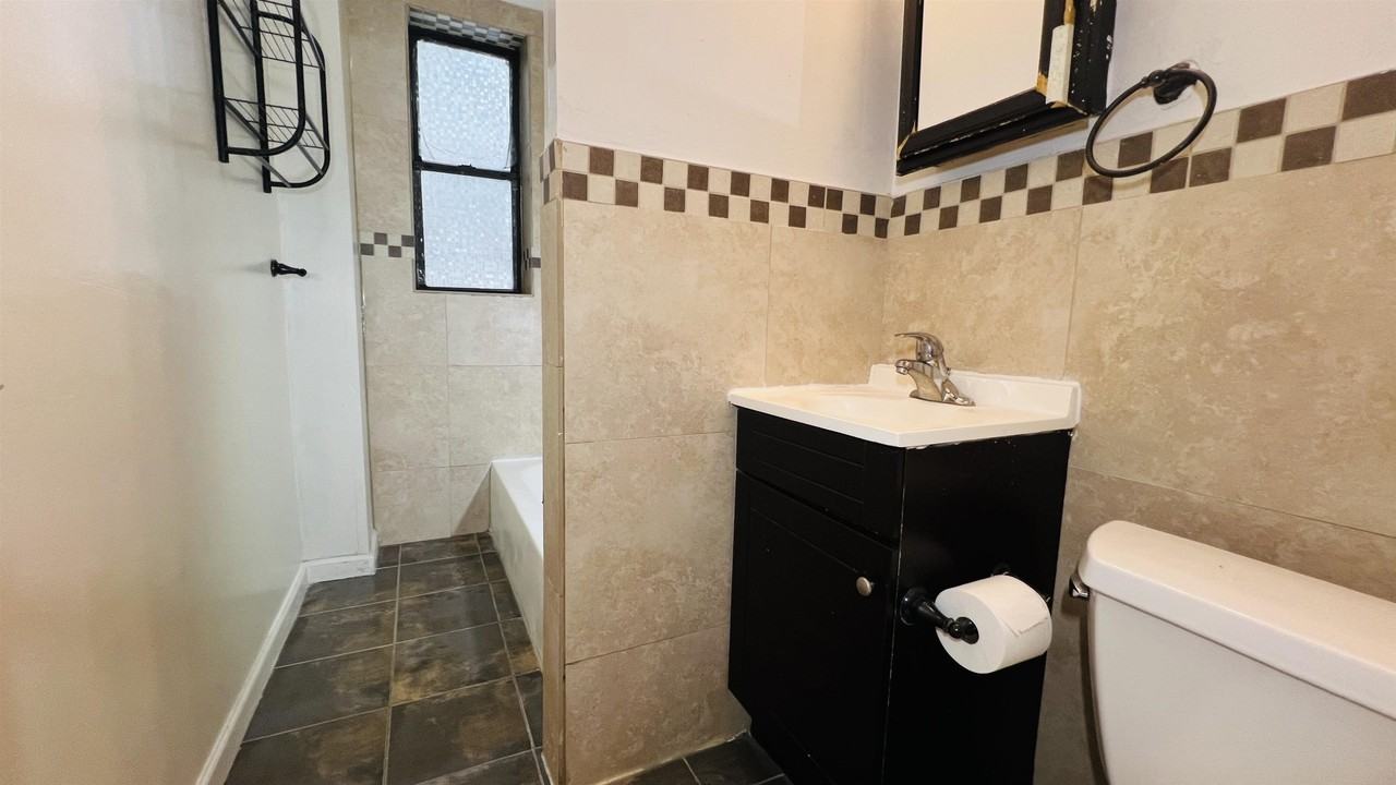 118 Corbin Ave #302 - Photo 6 of 10