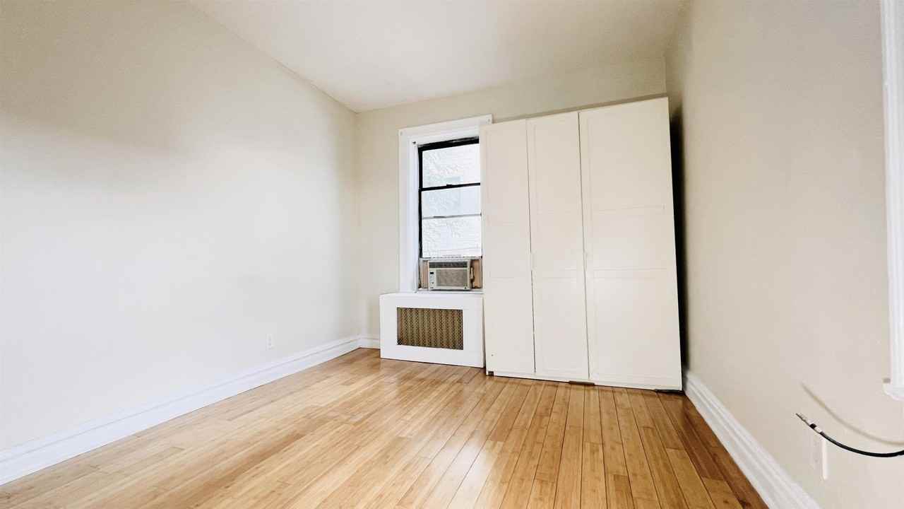 118 Corbin Ave #302 - Photo 7 of 10