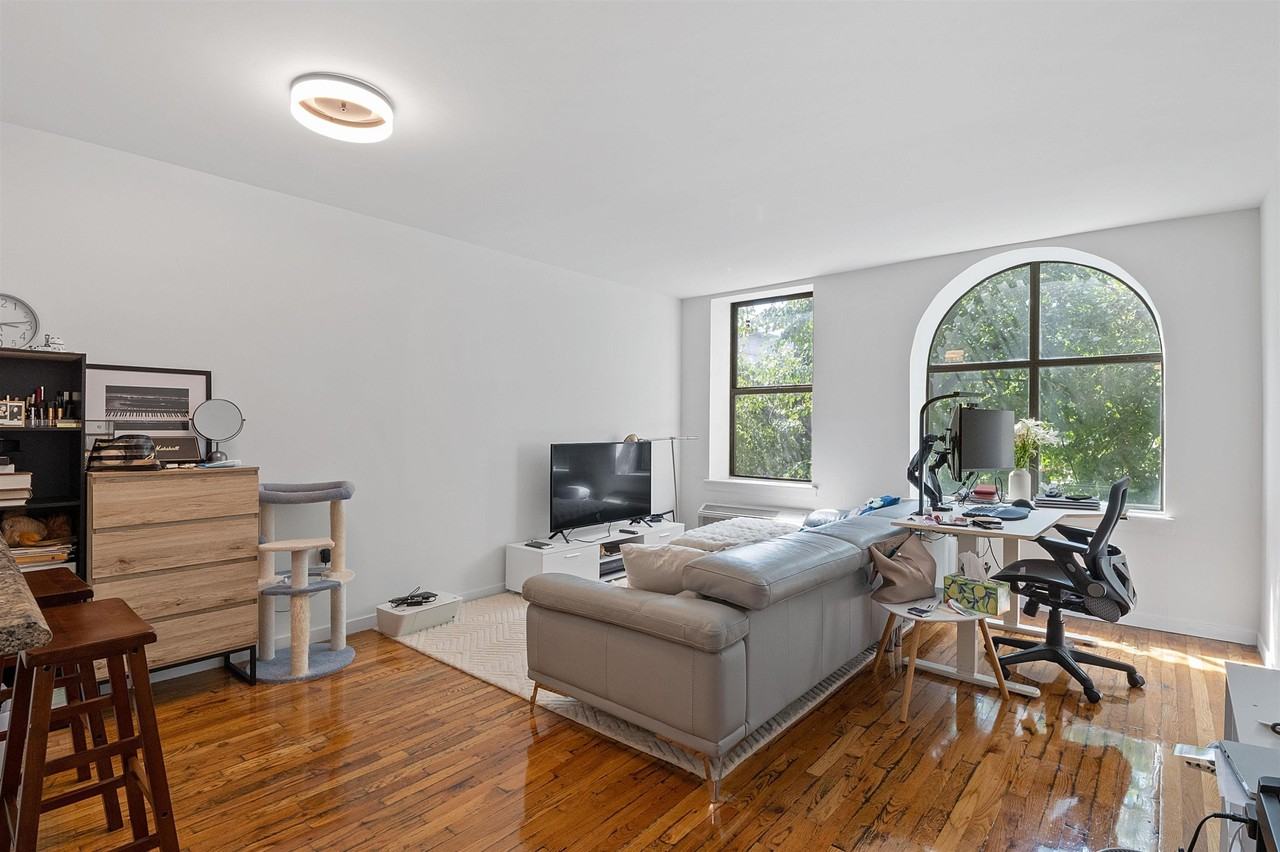 44 Sherman Ave #1G - Photo 2 of 10