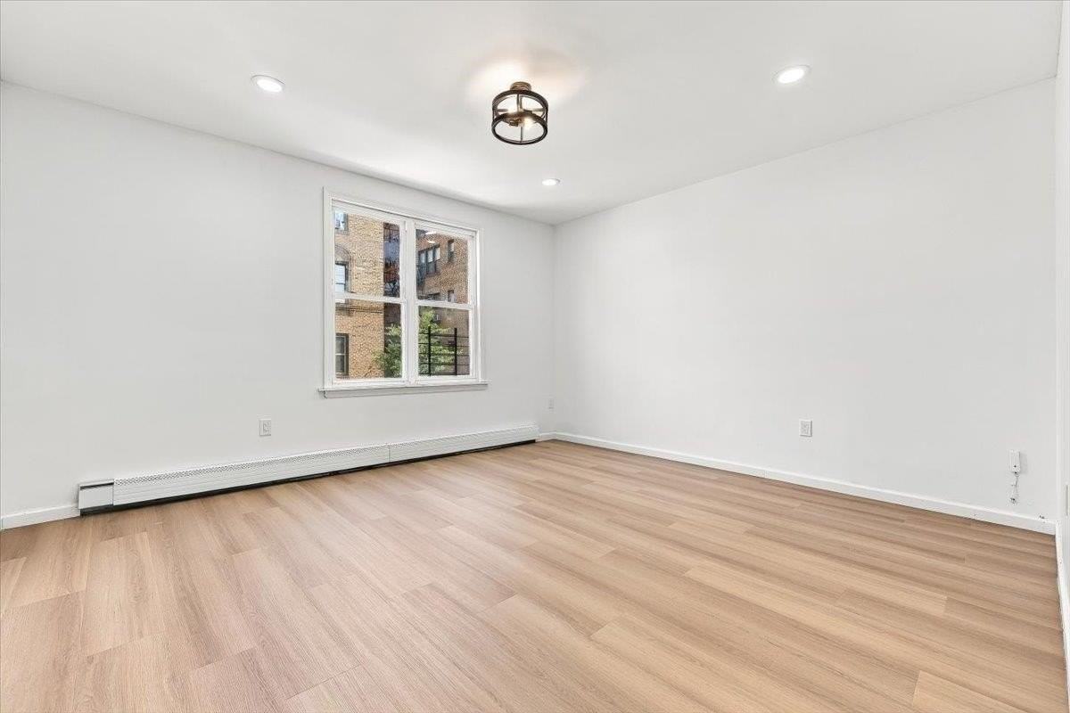 149 37th St #1 - Photo 5 of 21