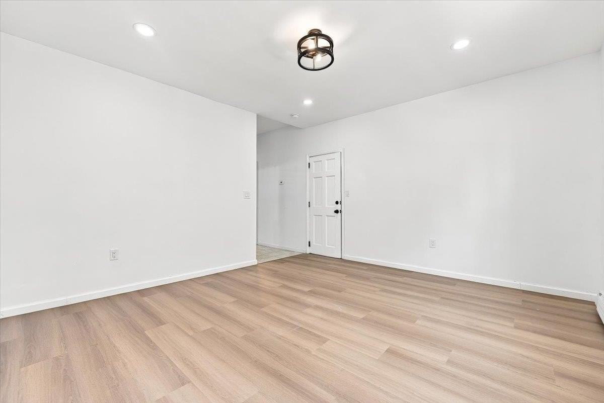 149 37th St #1 - Photo 7 of 21