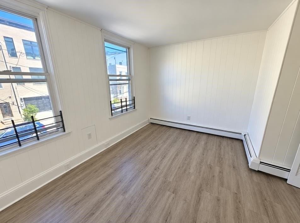 105 Zabriskie St #2 - Photo 4 of 7