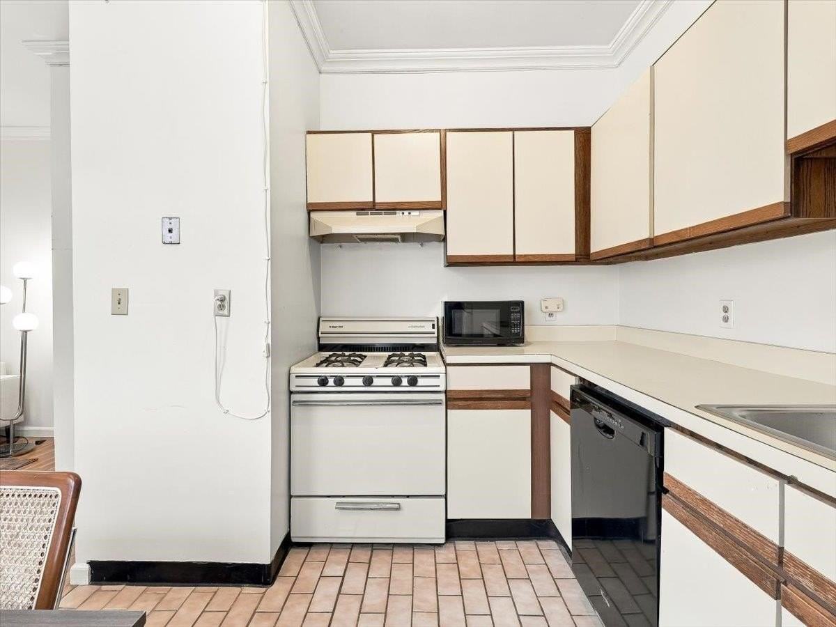 711 Willow Ave #4E - Photo 7 of 25
