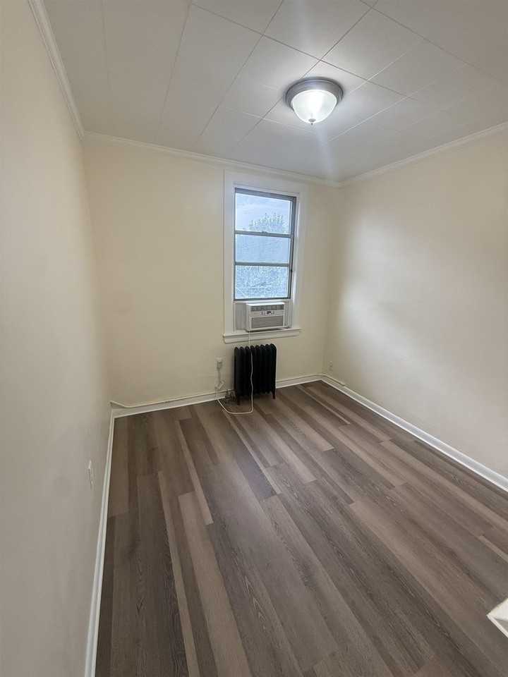 611 87th N BERGEN MILLS RD #1 - Photo 2 of 11