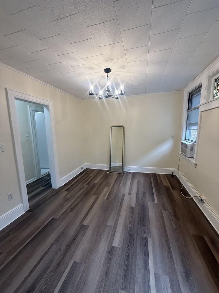611 87th N BERGEN MILLS RD #1 - Photo 4 of 11