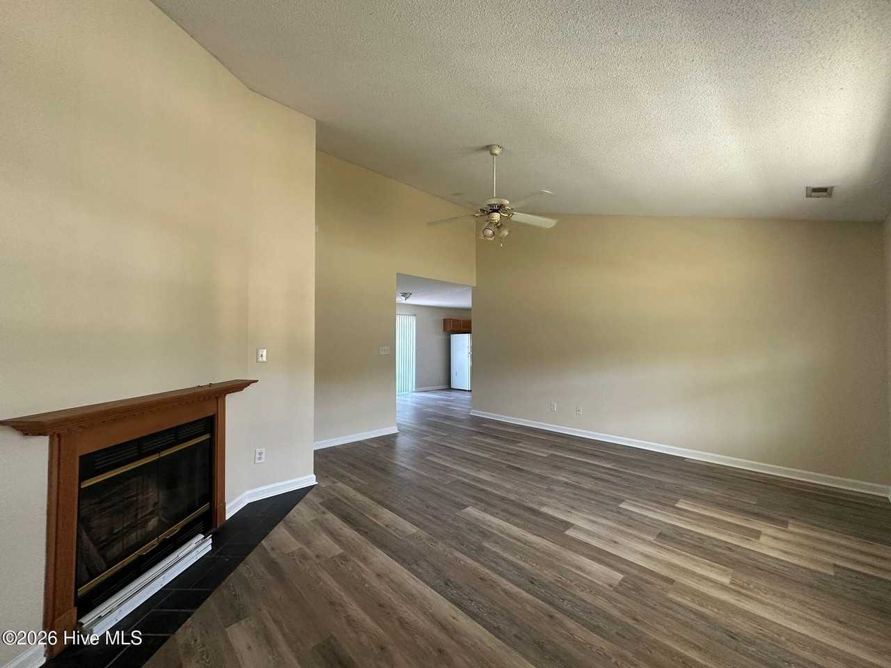 205 Stag Ct - Photo 3 of 18