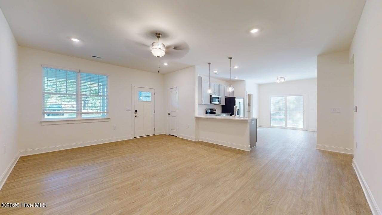 209 N Alma St - Photo 6 of 44