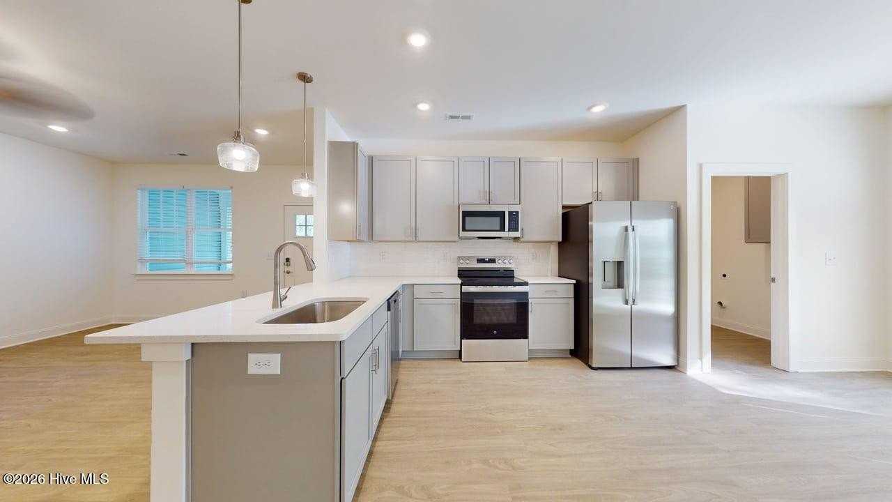 209 N Alma St - Photo 7 of 44