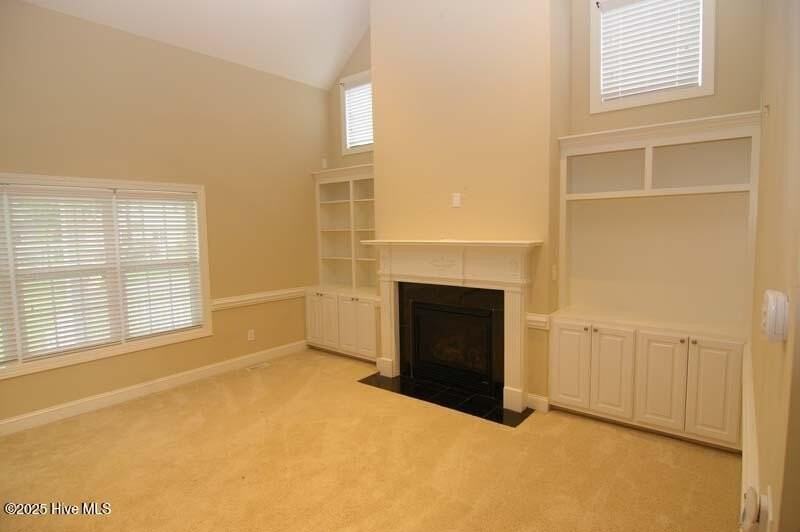 720 Stillwater Dr - Photo 4 of 14