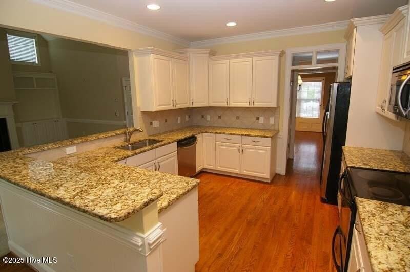 720 Stillwater Dr - Photo 6 of 14