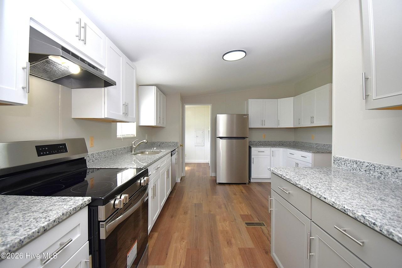 220 Main St - Photo 7 of 24