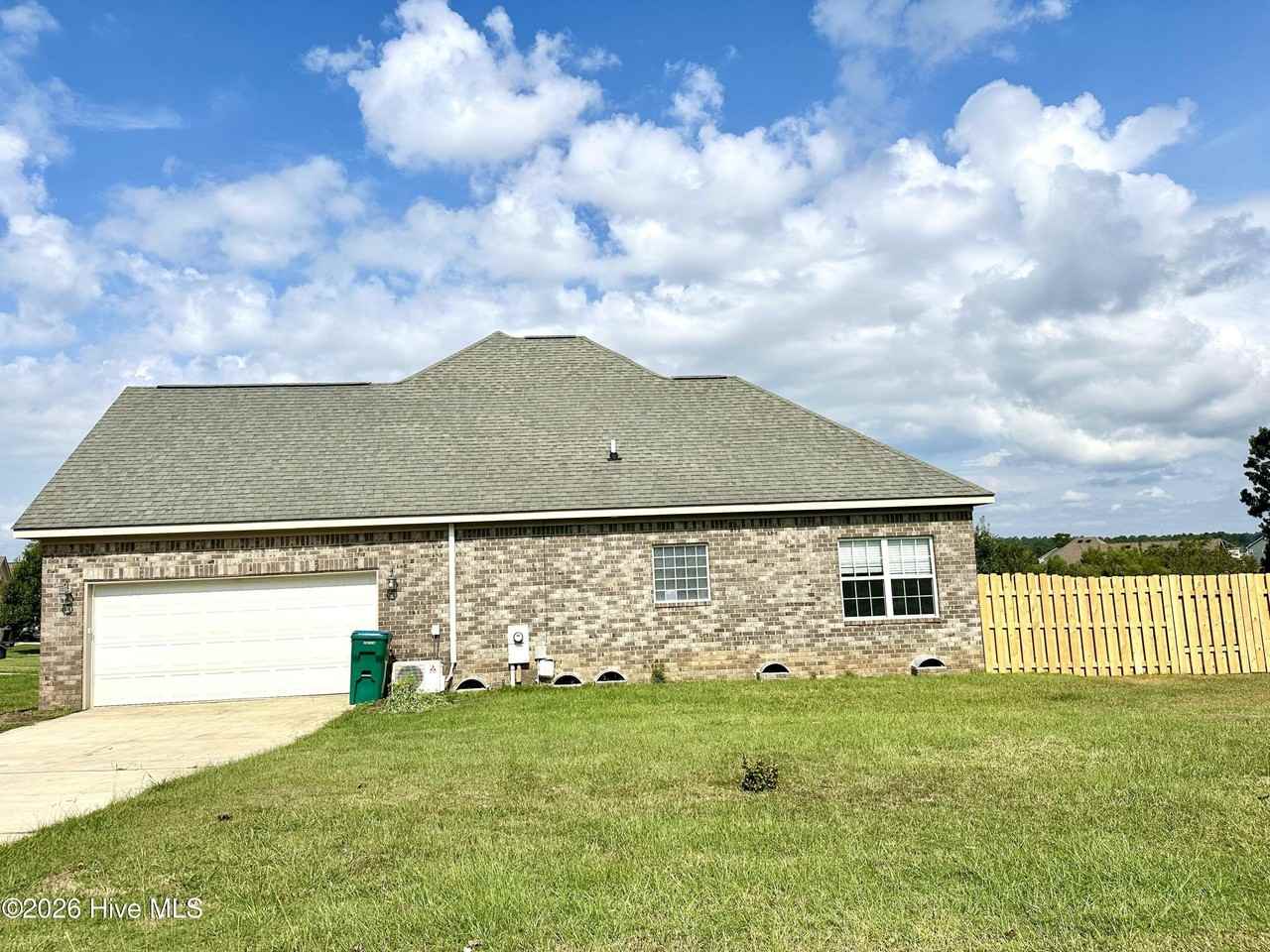 403 Fernhurst Ln - Photo 4 of 34