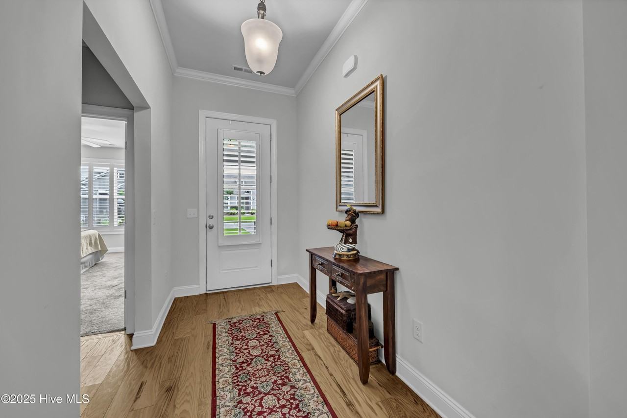 7658 Vancouver Ct - Photo 2 of 37