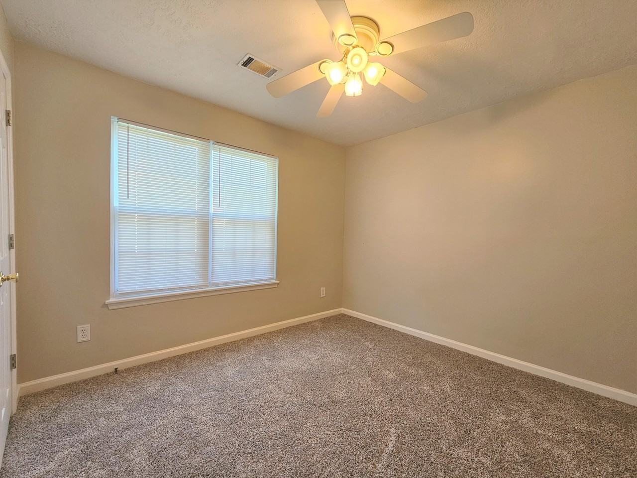 4724 Dursey Dr - Photo 6 of 9