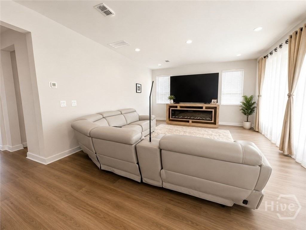 136 Mage Street - Photo 3 of 26