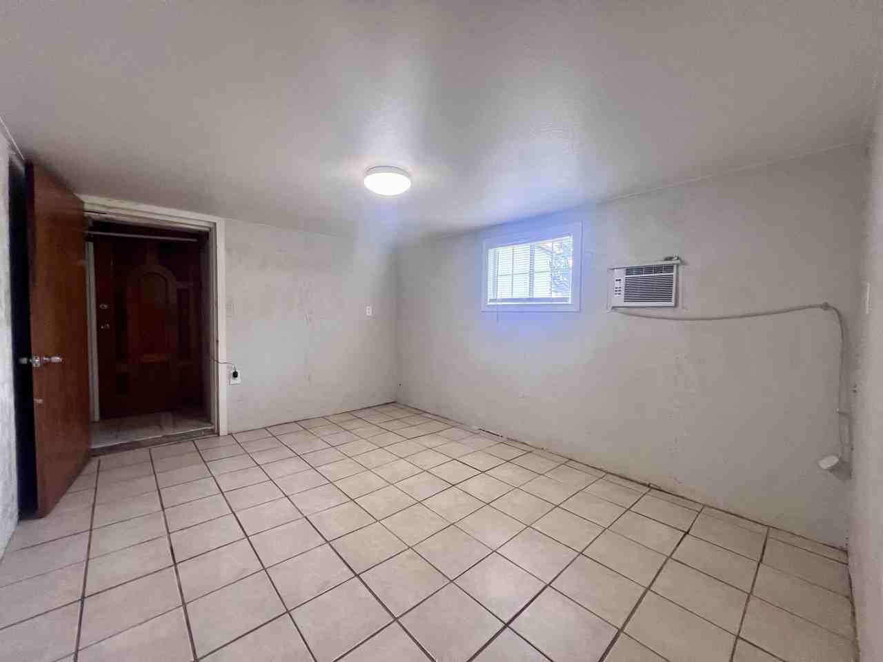515 Sw 6th St - Photo 4 of 7
