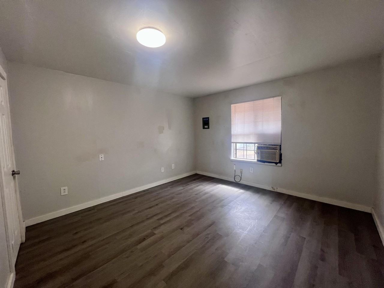 515 Sw 6th St - Photo 5 of 7