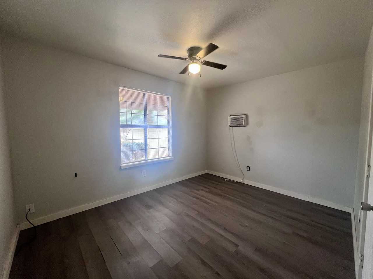 515 Sw 6th St - Photo 6 of 7