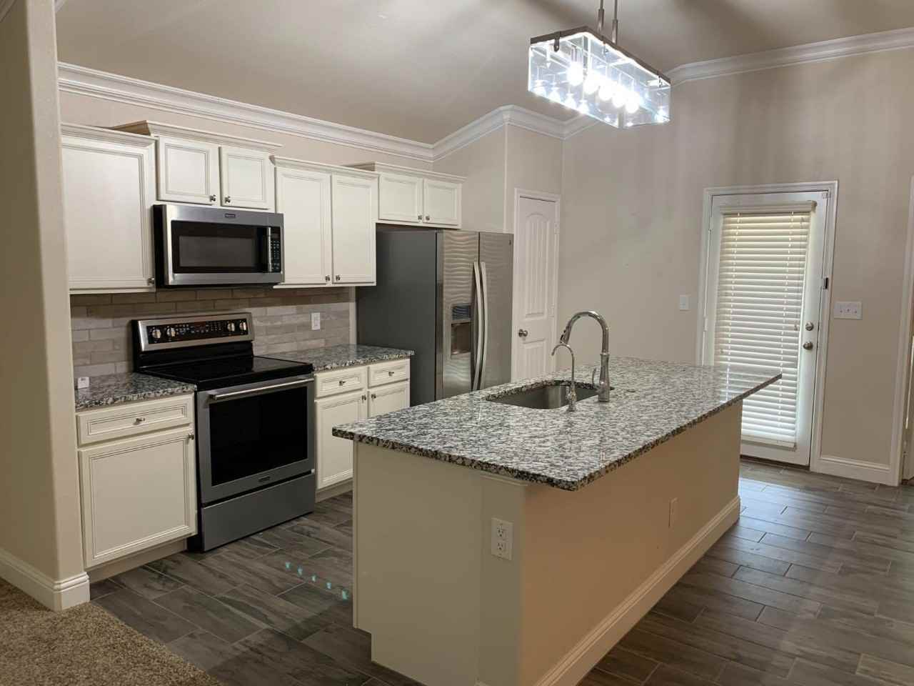 7427 103rd St - Photo 5 of 16