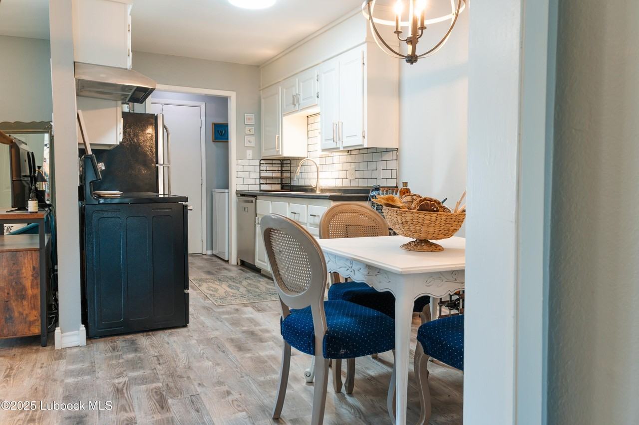 5204 96th St #A - Photo 5 of 17