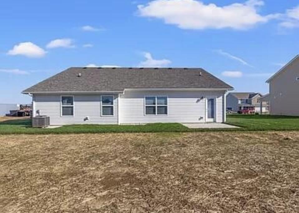8120 Driftwood Loop - Photo 2 of 17