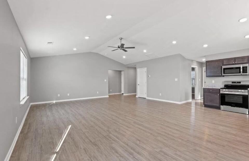 8120 Driftwood Loop - Photo 3 of 17