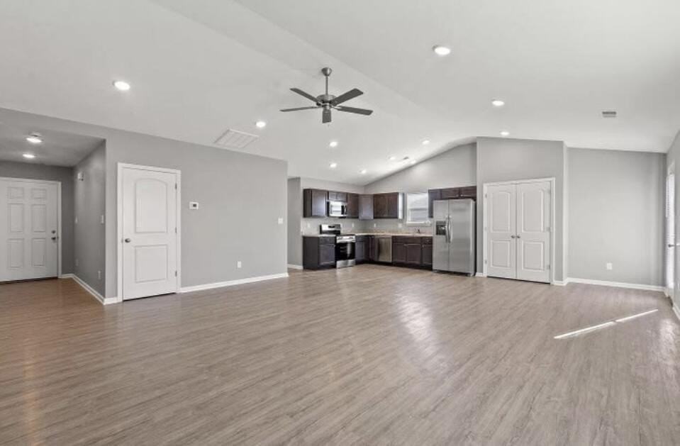8120 Driftwood Loop - Photo 4 of 17