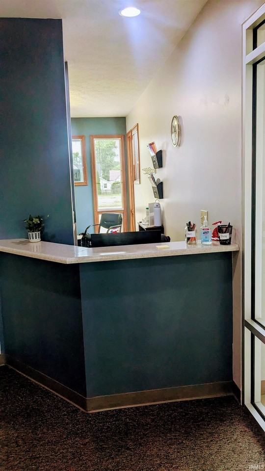 101 S Cross St - Photo 4 of 15