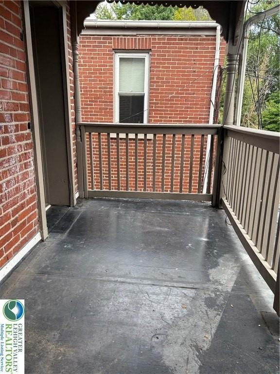 1118 W Linden St - Photo 4 of 11