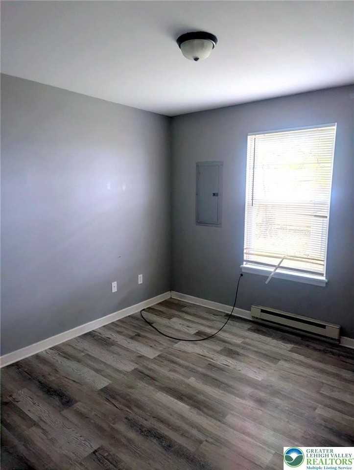503 Kingwood St #B - Photo 5 of 10
