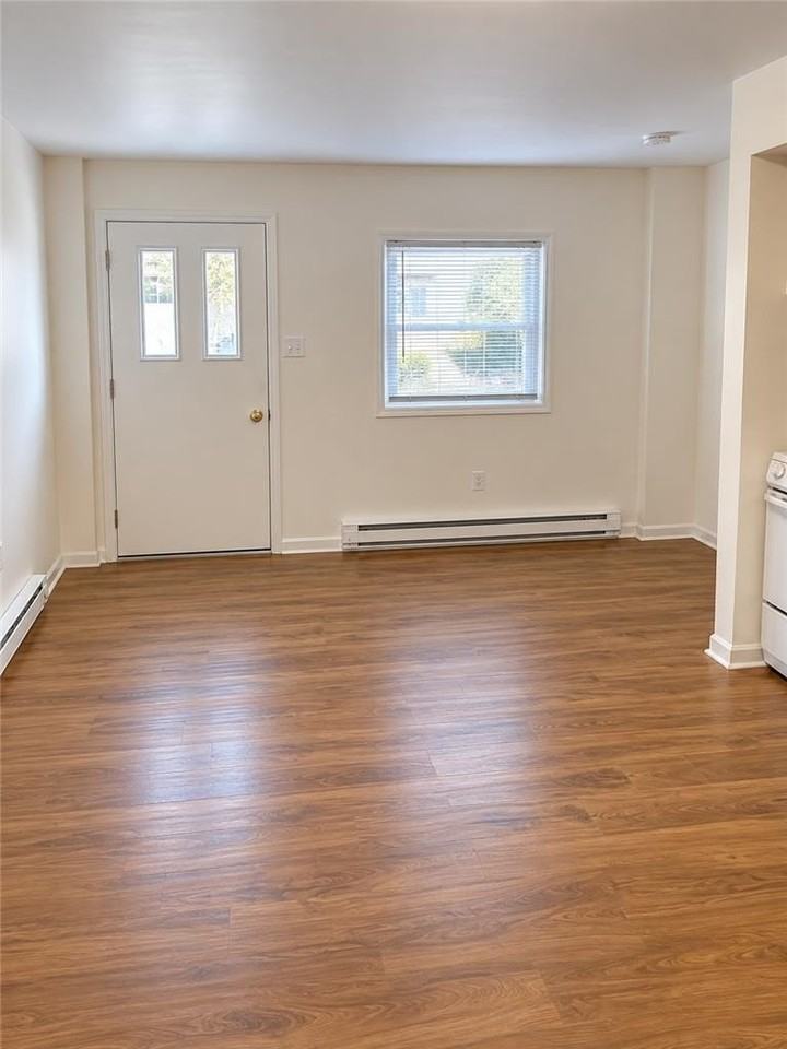 324 N Madison St - Photo 2 of 5