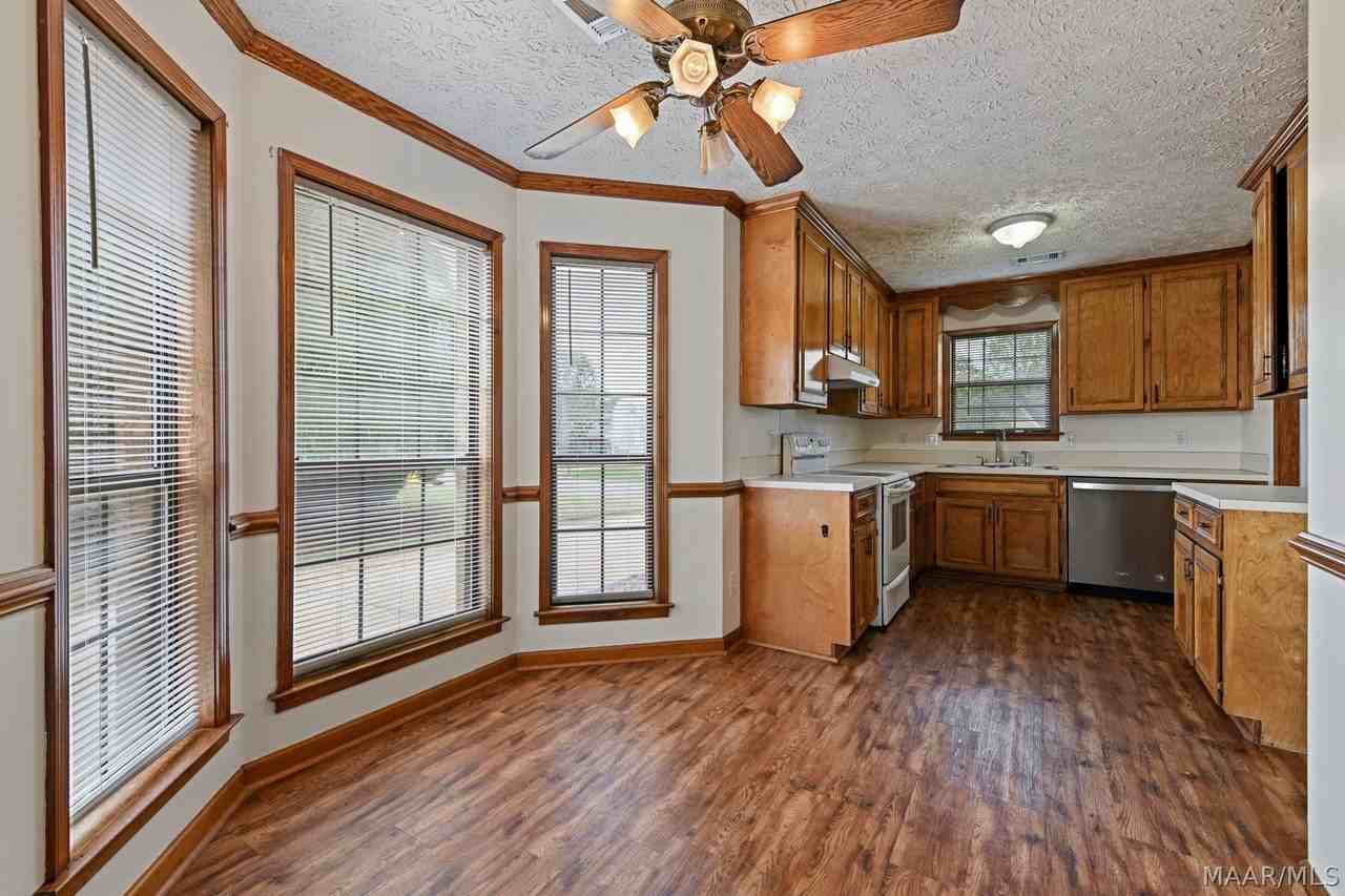 727 Sweet Ridge Rd - Photo 3 of 22