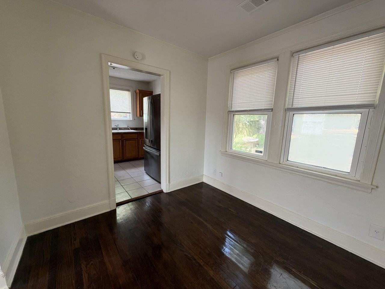 3362 Douglass Ave - Photo 4 of 10