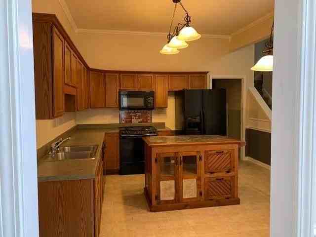 9241 Speerberry Ln - Photo 6 of 25