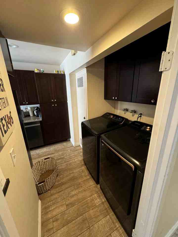 440 Parkside Dr #1 - Photo 4 of 11