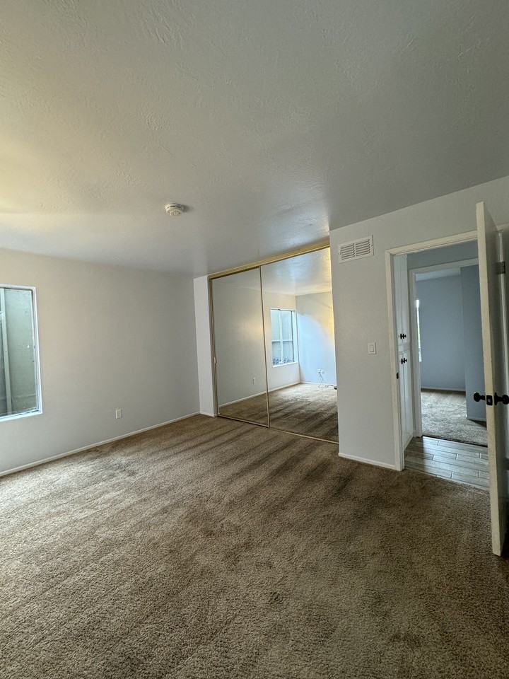 440 Parkside Dr #1 - Photo 6 of 11