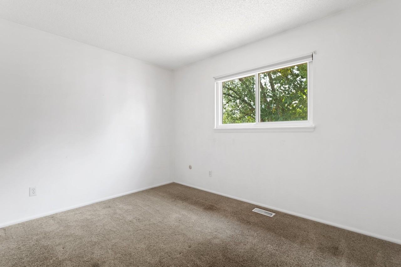 28 Frost Ln #1 - Photo 7 of 28