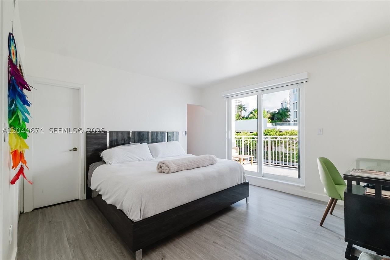 3745 Ne 171st St #27 - Photo 5 of 18