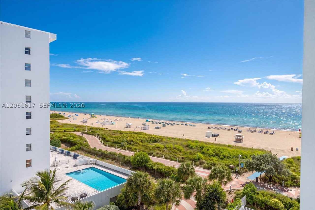 345 Ocean Dr #718