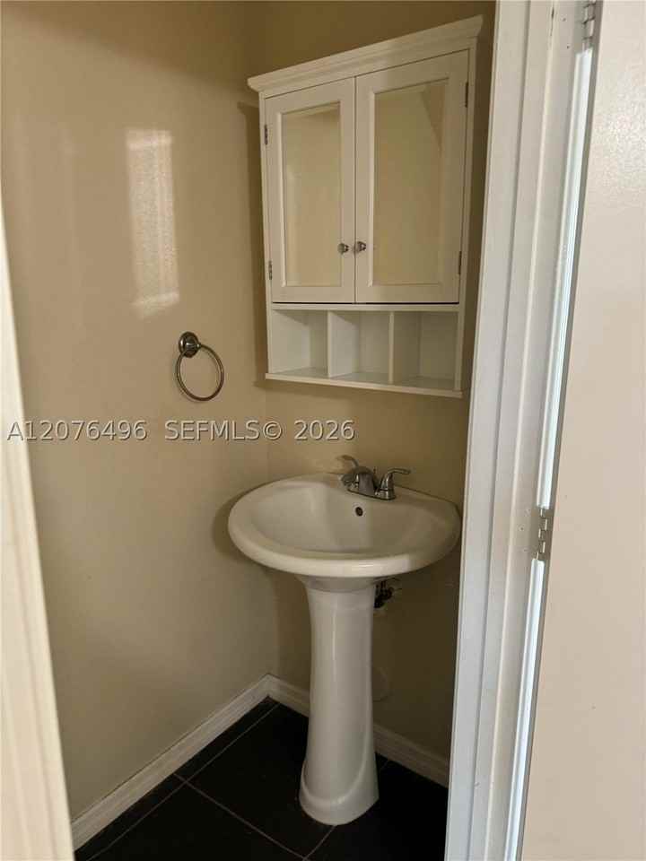 7909 Sanibel Dr #7909 - Photo 4 of 15