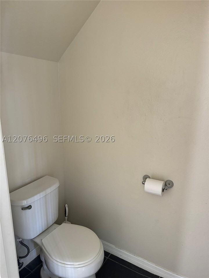 7909 Sanibel Dr #7909 - Photo 6 of 15