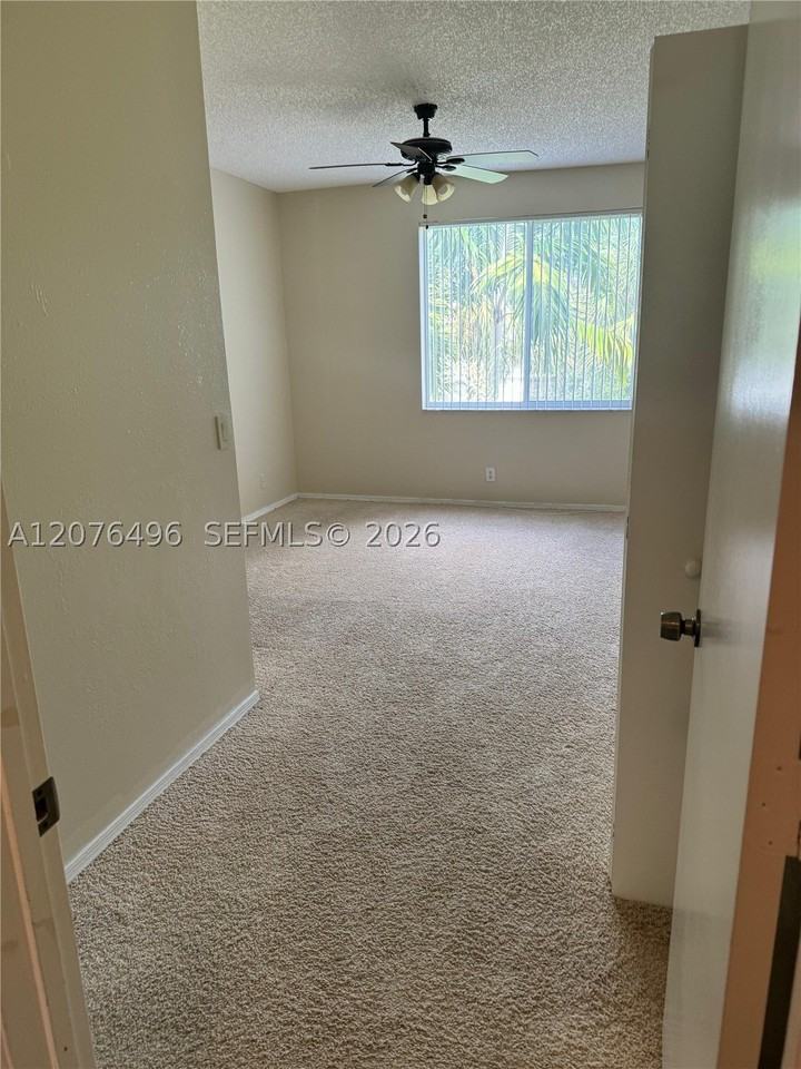 7909 Sanibel Dr #7909 - Photo 7 of 15