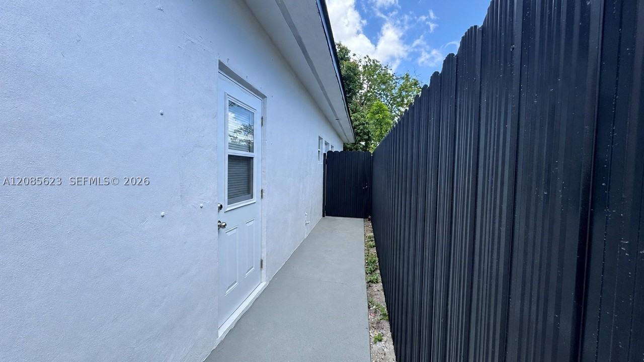 2731 Nw 100th St #C - Photo 2 of 7